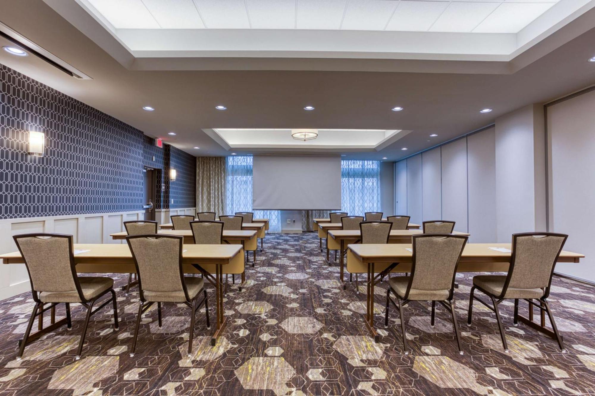 Drury Inn & Suites Cleveland Beachwood Bagian luar foto