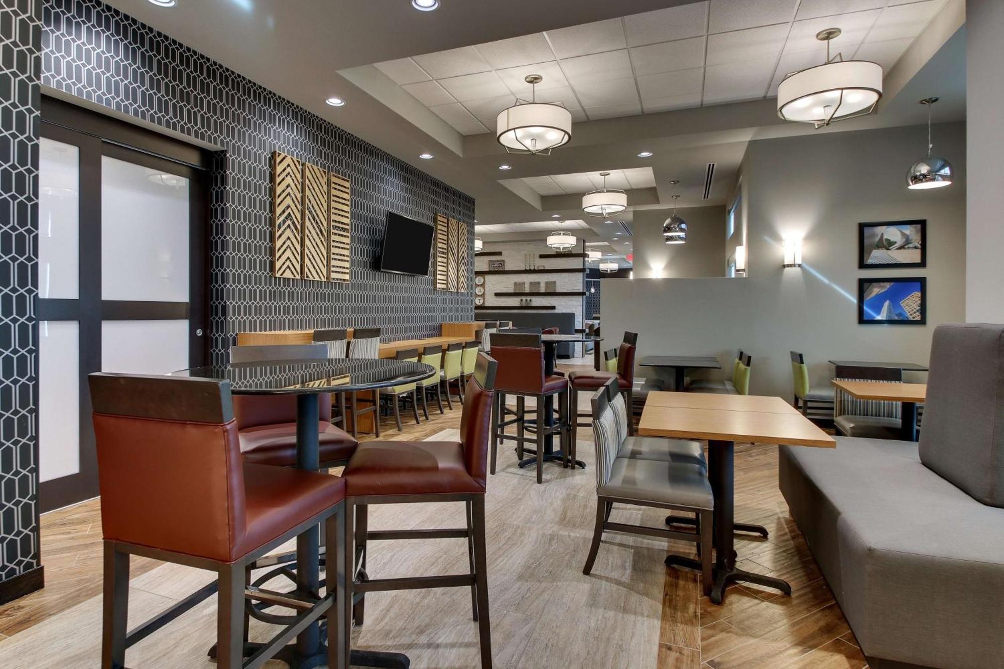 Drury Inn & Suites Cleveland Beachwood Bagian luar foto