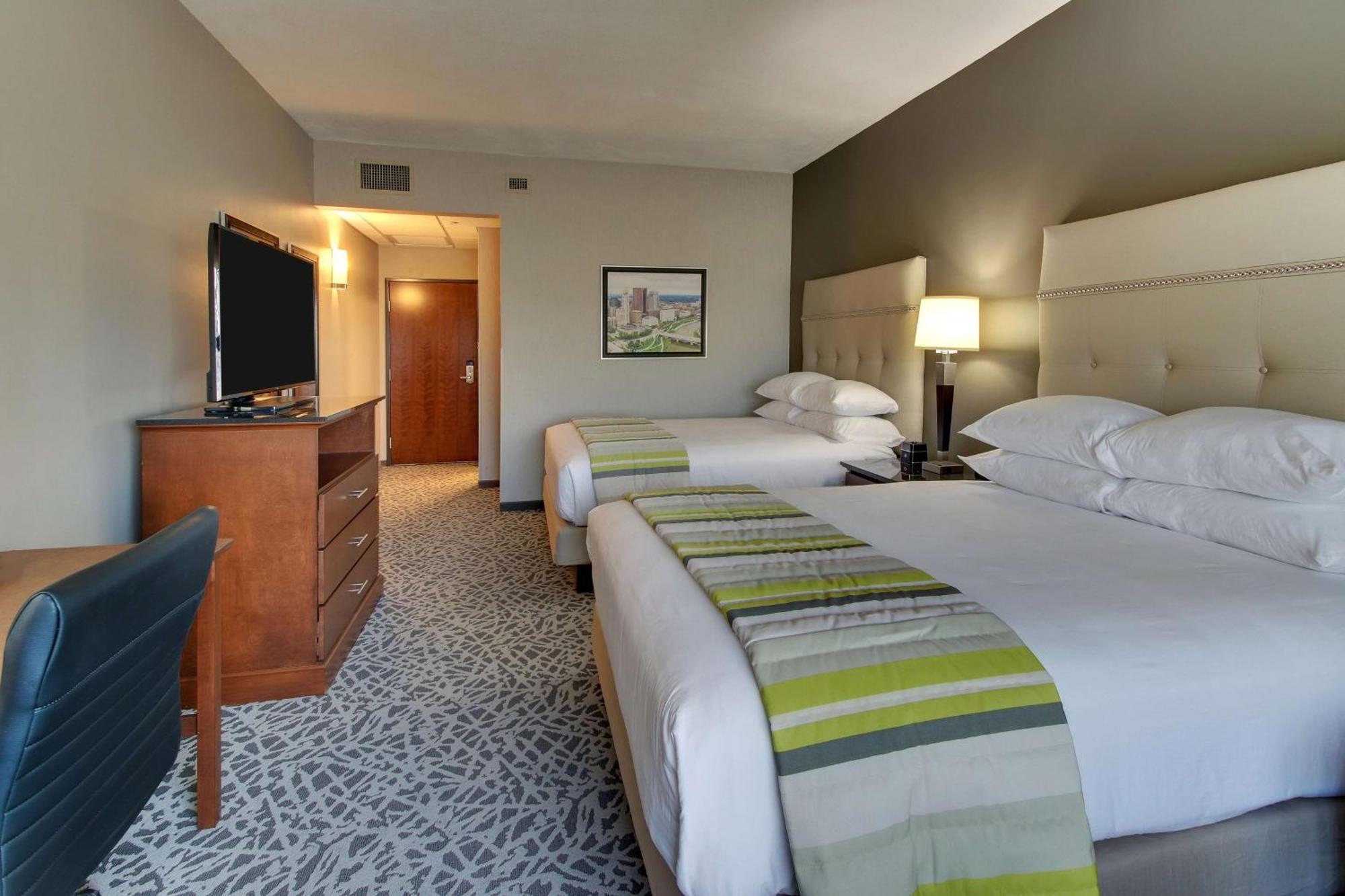 Drury Inn & Suites Cleveland Beachwood Bagian luar foto