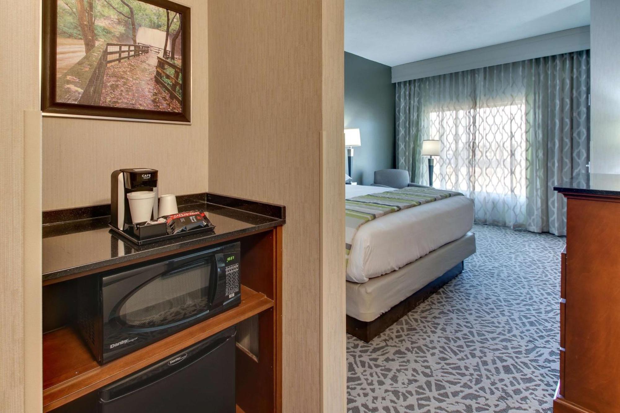 Drury Inn & Suites Cleveland Beachwood Bagian luar foto