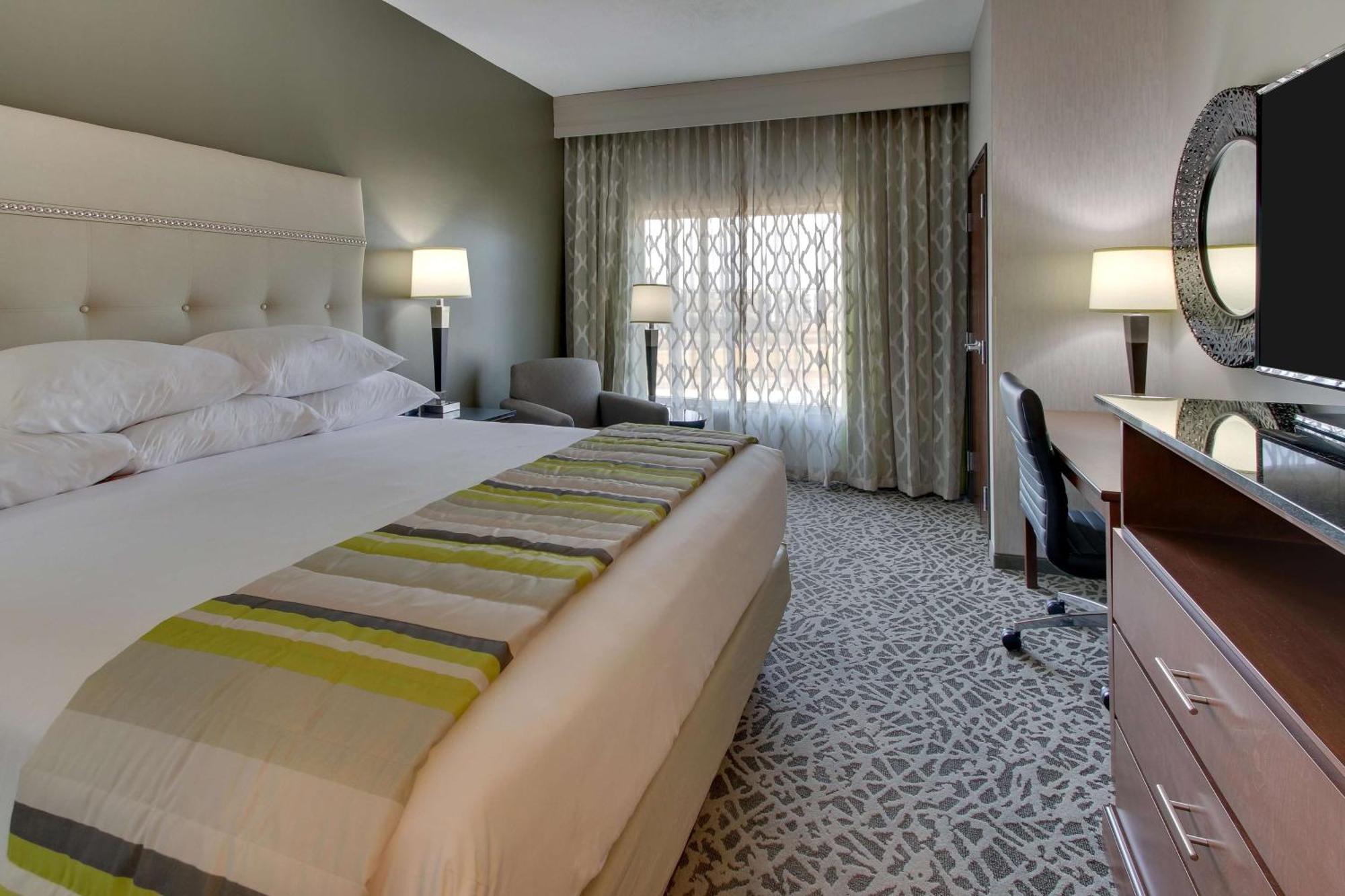 Drury Inn & Suites Cleveland Beachwood Bagian luar foto
